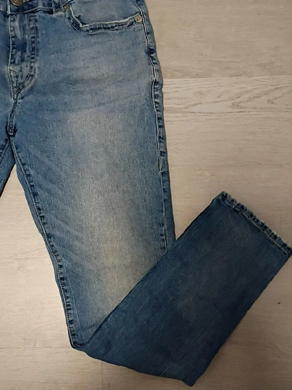 True Religion Men's Light Blue Relaxed Skinny Jeans